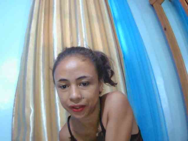 Reinewallashy3 webcam