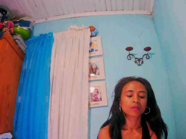 Reinewallashy3 webcam