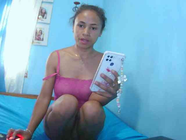 Reinewallashy3 webcam