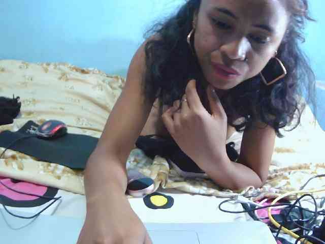 Reinewallashy3 webcam