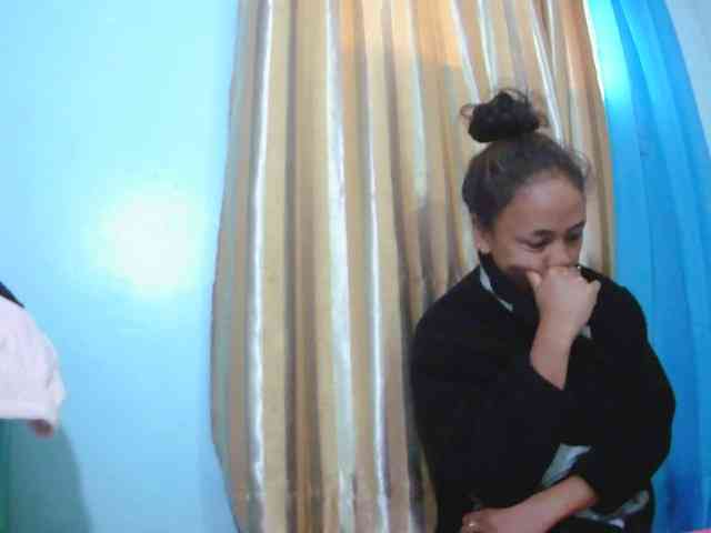 Reinewallashy3 webcam