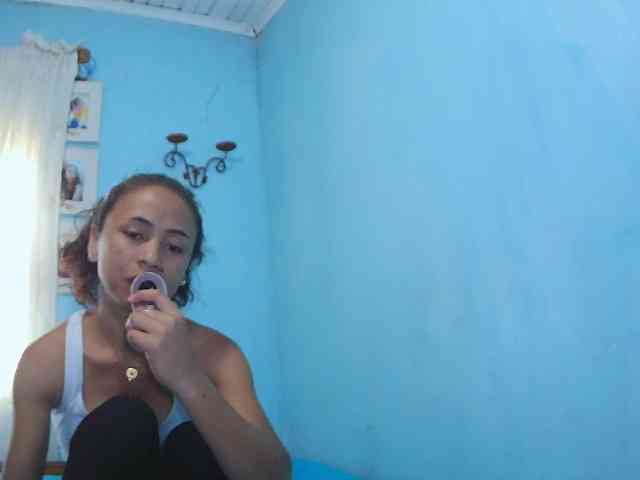 Reinewallashy3 webcam