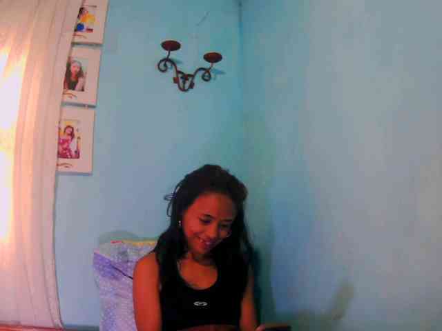 Reinewallashy3 webcam