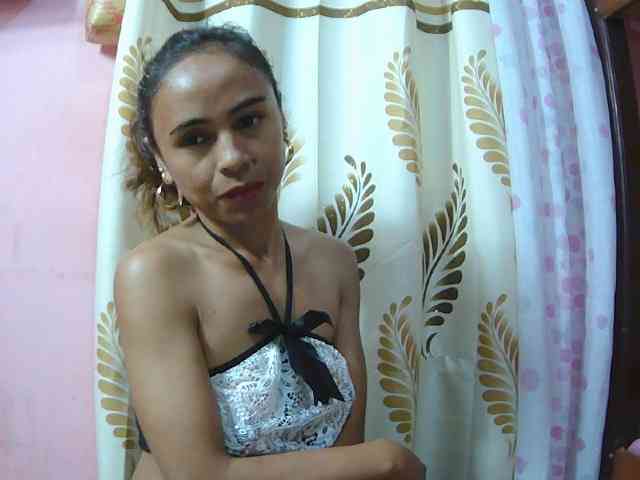 Reinewallashy3 webcam