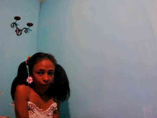 Roxanne03 Live Webcam on BongaCams