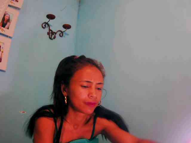 Reinewallashy3 webcam