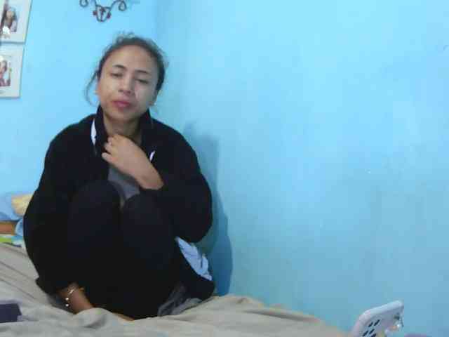 Reinewallashy3 webcam