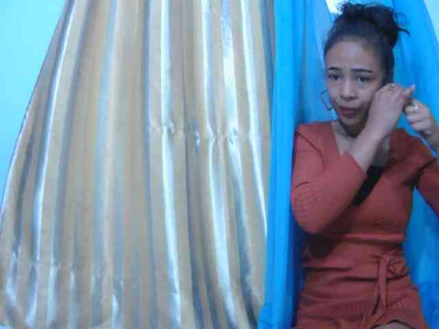 Reinewallashy3 webcam