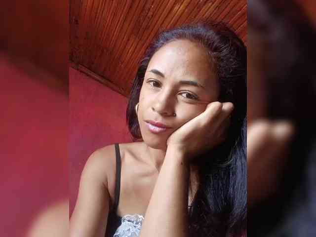 Reinewallashy3 webcam