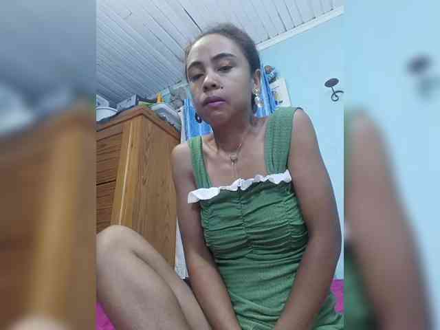Roxanne03