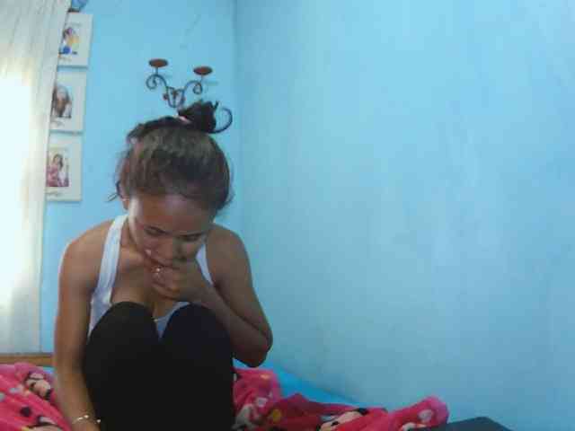 Reinewallashy3 webcam