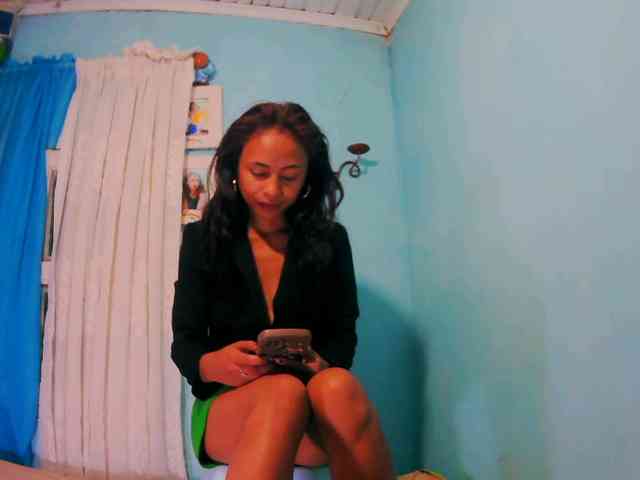 Reinewallashy3 webcam