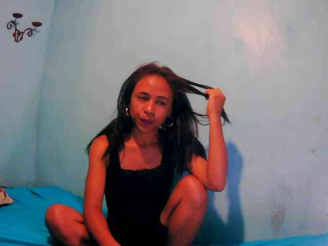 Reinewallashy3 webcam