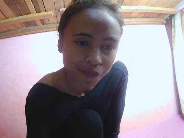 Reinewallashy3 webcam