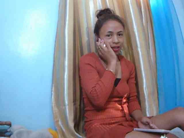 Reinewallashy3 webcam