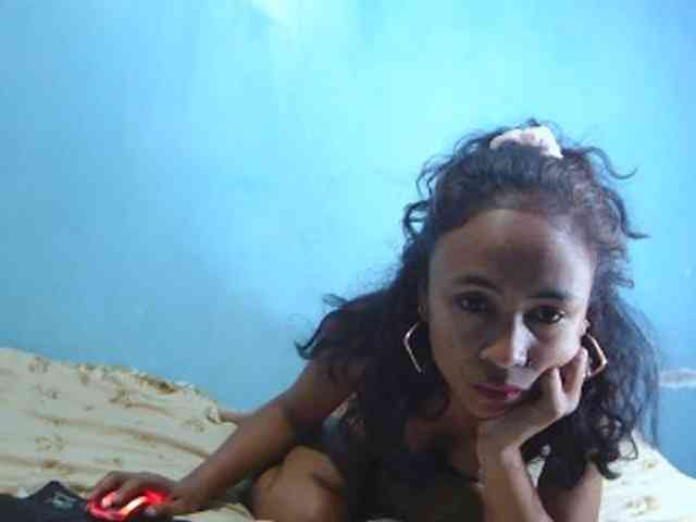 Reinewallashy3 webcam