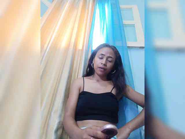 Reinewallashy3 webcam