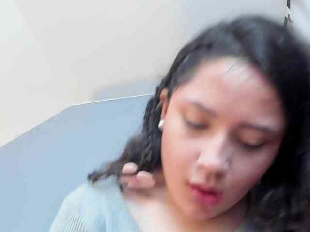 KittyCuteSweet webcam