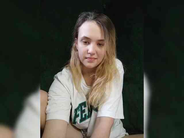 EmiLovMur webcam