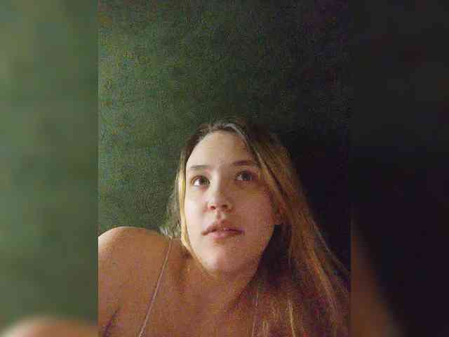EmiLovMur webcam
