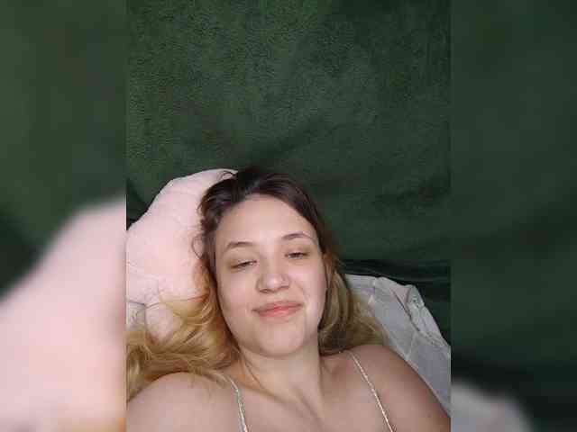 EmiLovMur webcam