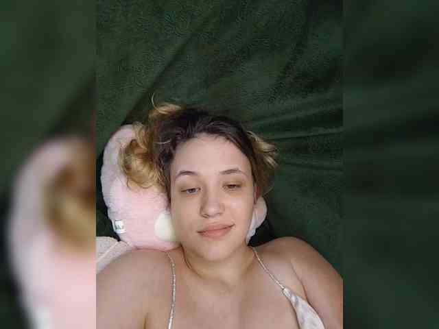 EmiLovMur webcam