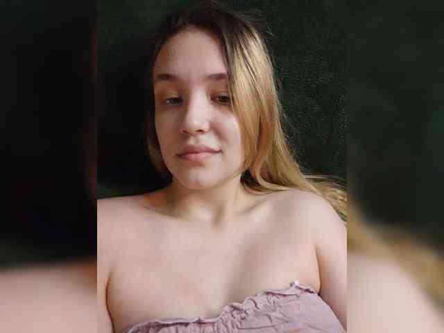 EmiLovMur webcam