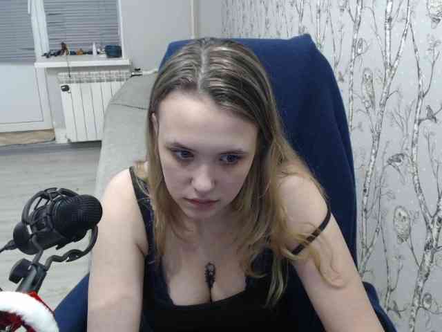 EmiLovMur webcam
