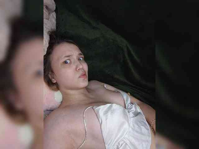 EmiLovMur webcam
