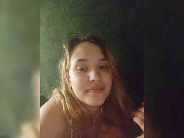 EmiLovMur webcam