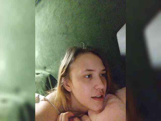 EmiLovMur webcam