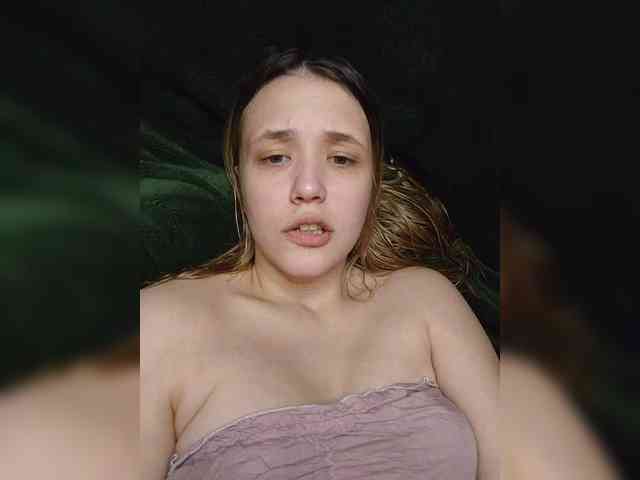 EmiLovMur webcam