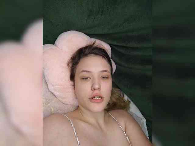 EmiLovMur webcam