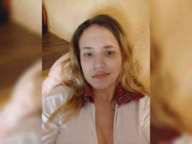 free strip chat EmiLovMur