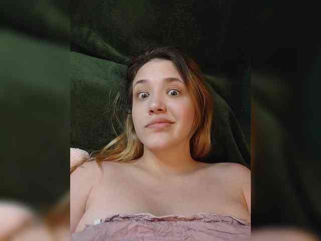 EmiLovMur webcam