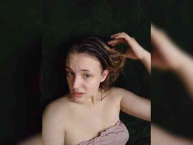 EmiLovMur webcam