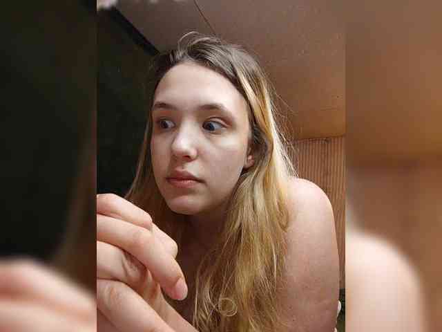 EmiLovMur webcam