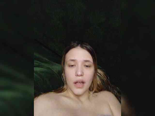 EmiLovMur webcam