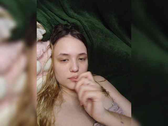 EmiLovMur webcam