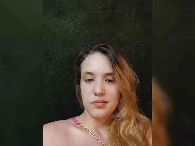 EmiLovMur webcam