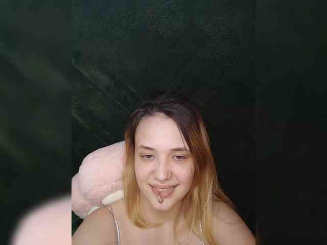 EmiLovMur webcam