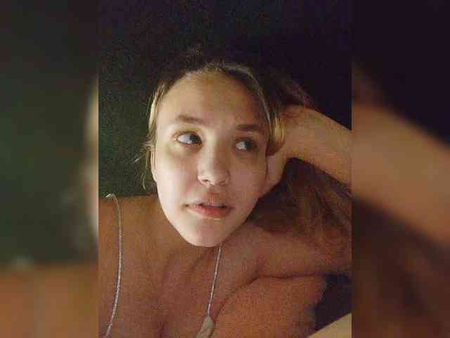 EmiLovMur webcam