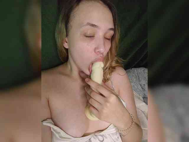EmiLovMur webcam