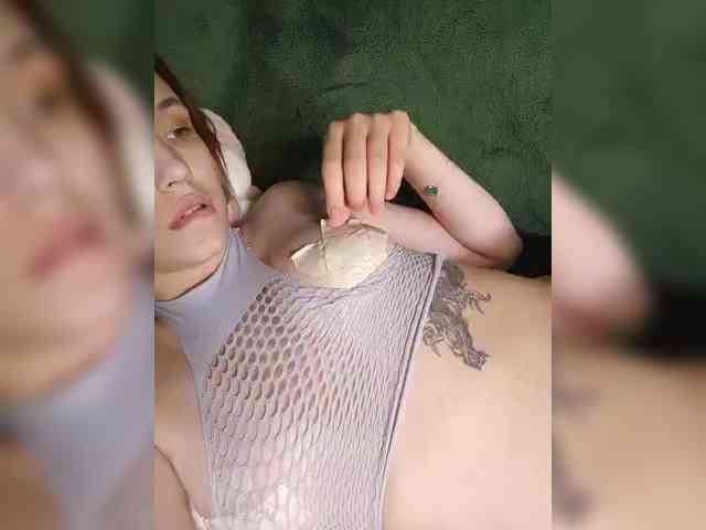 EmiLovMur webcam