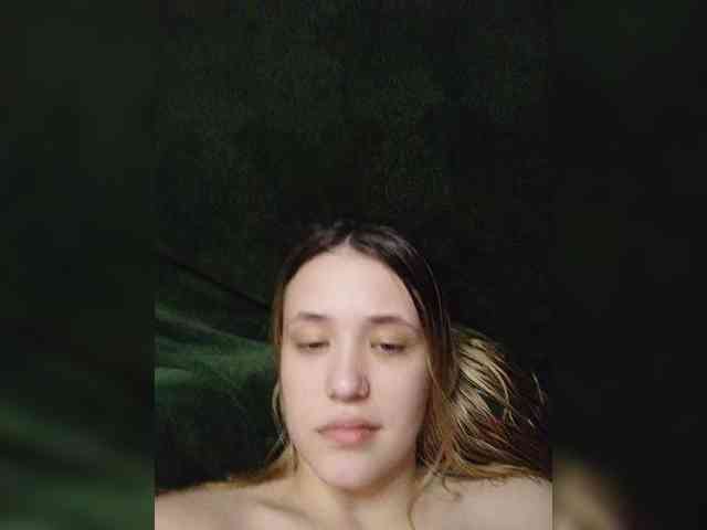 EmiLovMur webcam
