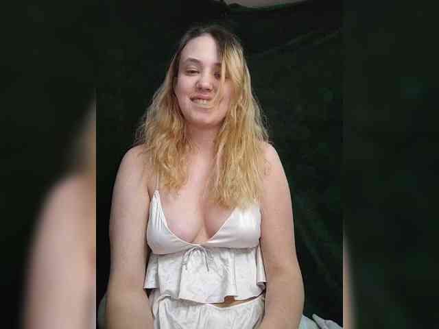EmiLovMur webcam