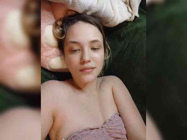 EmiLovMur webcam