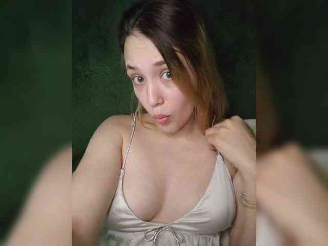 EmiLovMur webcam