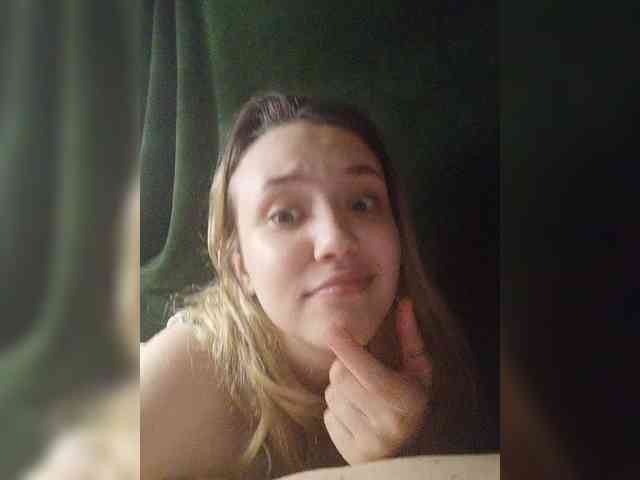 EmiLovMur webcam
