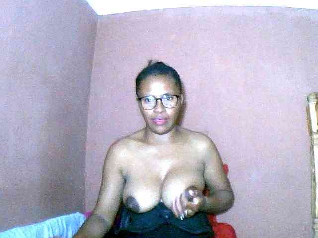 Nirinah2710 webcam
